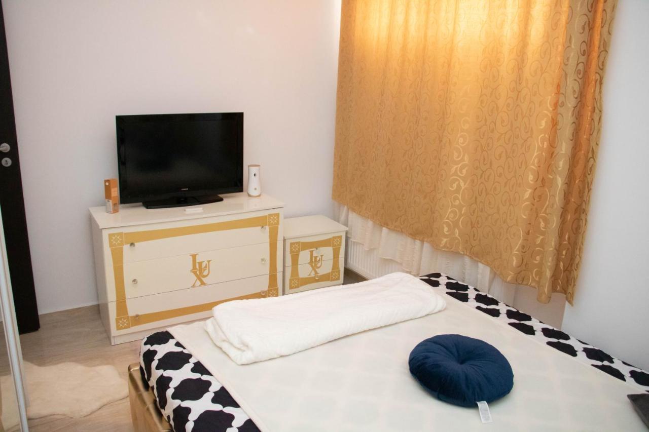 Apartament Capitala Militari Roşu Dış mekan fotoğraf