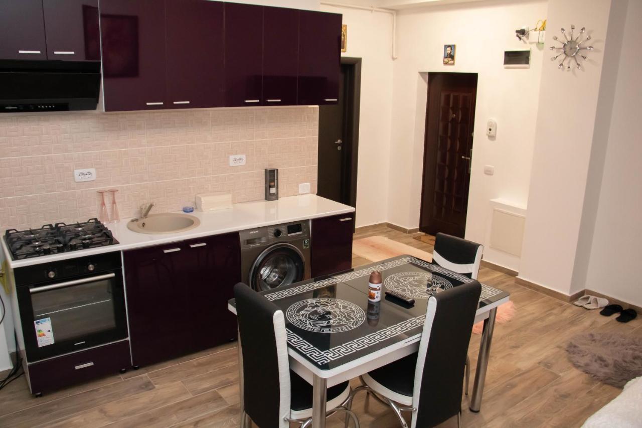 Apartament Capitala Militari Roşu Dış mekan fotoğraf
