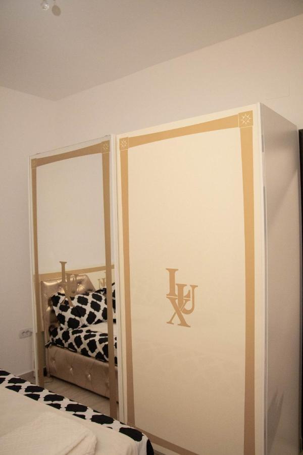 Apartament Capitala Militari Roşu Dış mekan fotoğraf