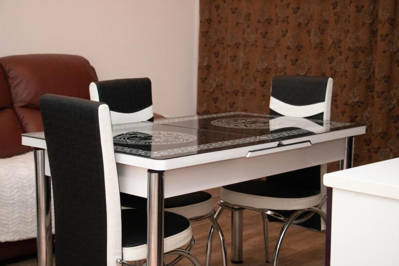 Apartament Capitala Militari Roşu Dış mekan fotoğraf